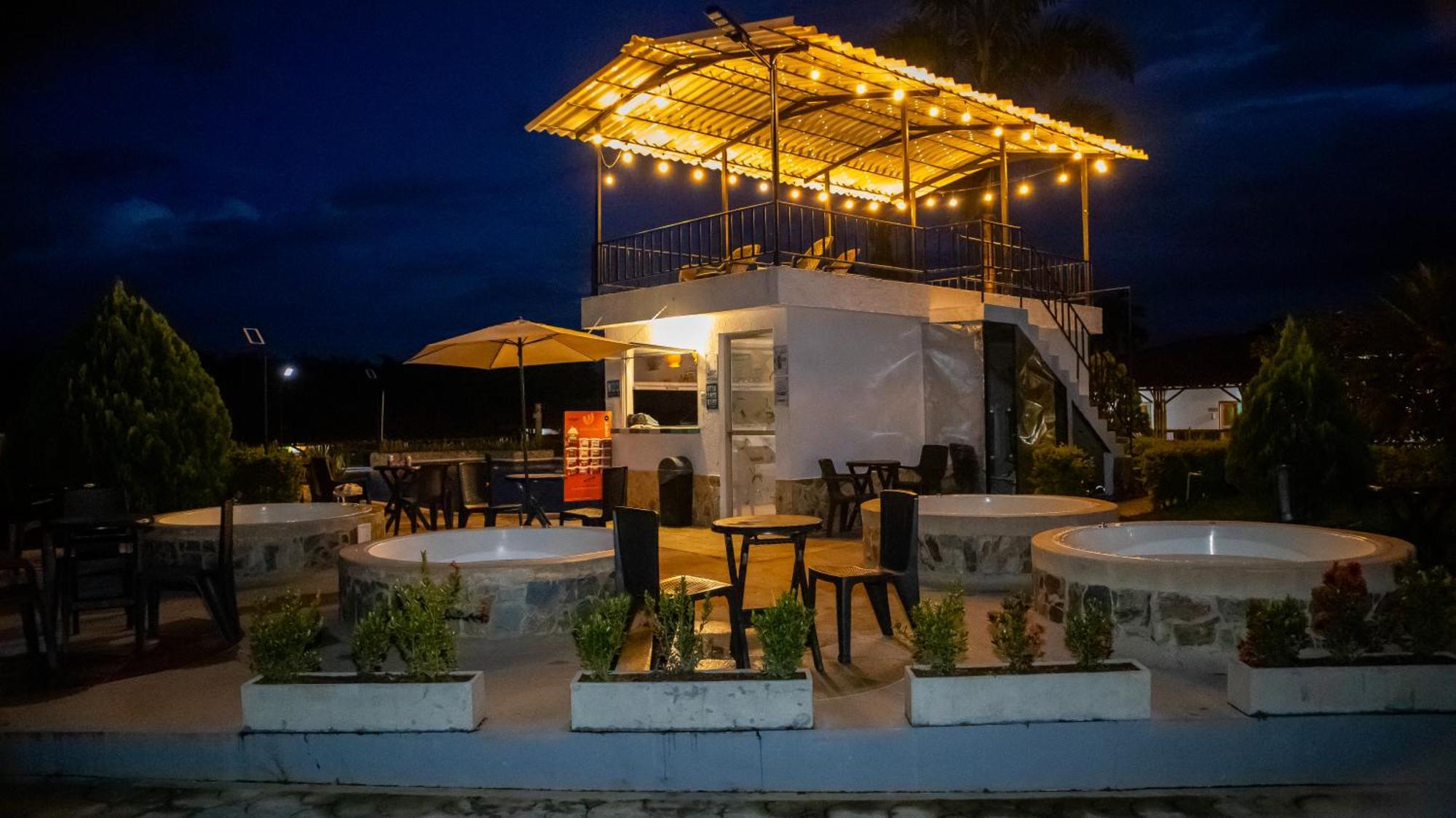 Hotel Parque De Los Arrieros Montenegro Dış mekan fotoğraf